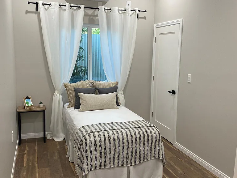 5702 Donna Ave — Photo 4