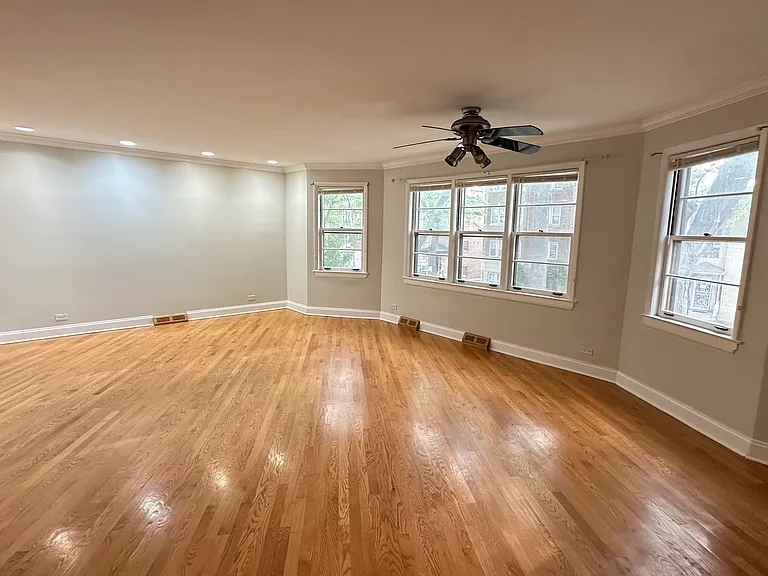 5717 N Saint Louis Ave #2 — Photo 2