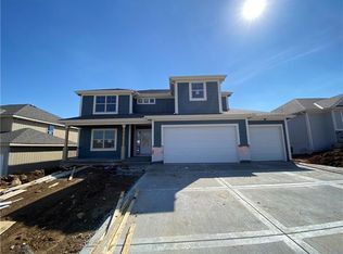 8675 NW 74th St, Kansas City, MO 64152