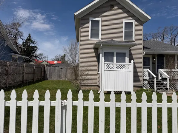 713 E Michigan Ave, Grayling, MI 49738