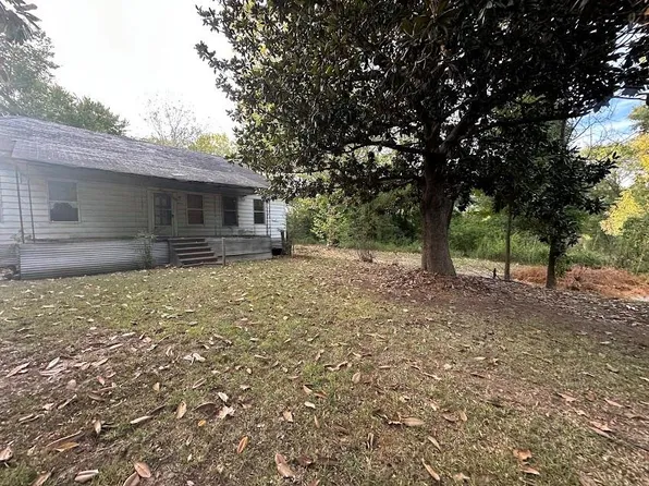 1407 Madam Queen St, Marshall, TX 75670