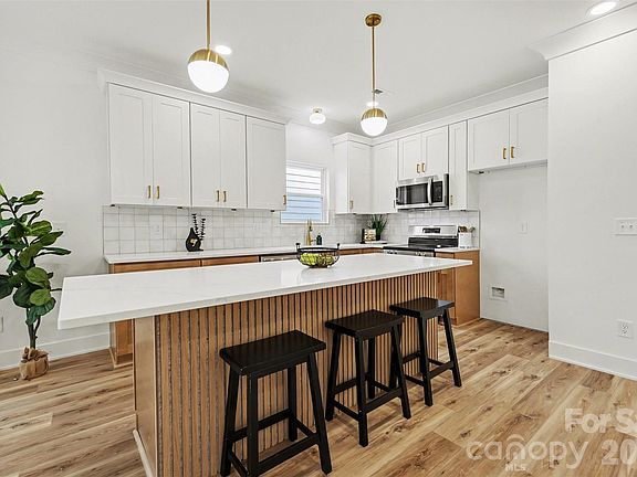 4th image of 3211 Ross Ave