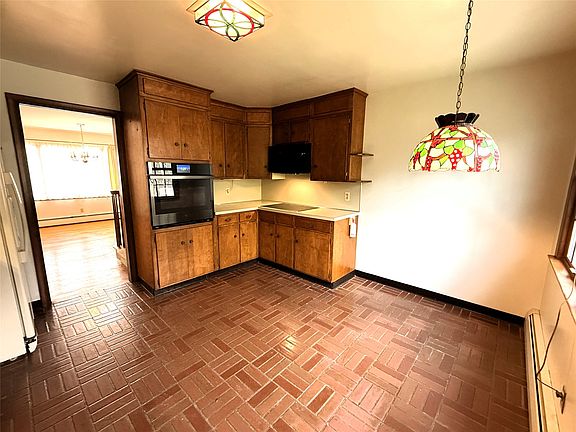 4th image of 284 Ridgefield Rd