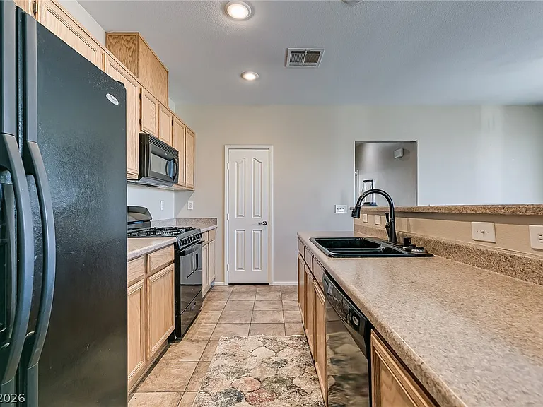 6255 W Arby Ave #163 — Photo 13