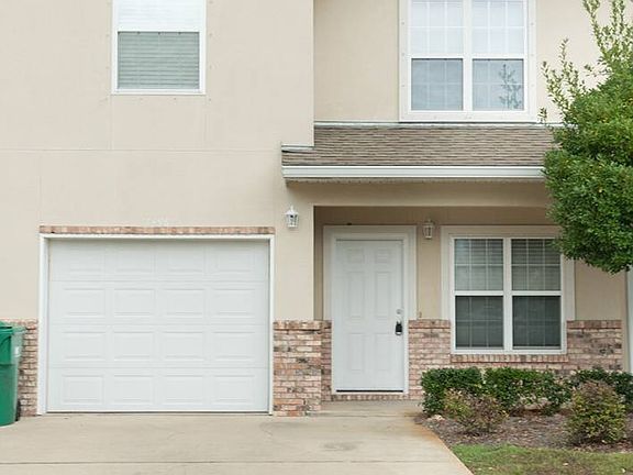 2nd image of 1496 Bentley Cir