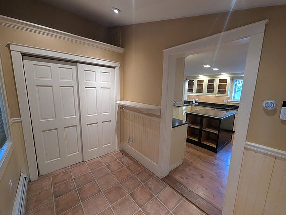 5th image of 262 Union Street