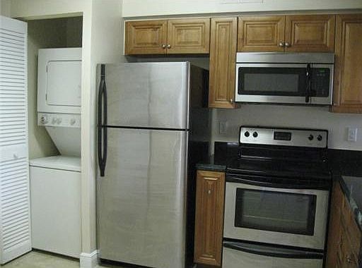 1st image of 4108 Glenmoor Dr
