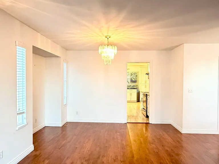 82XX 167a St #UPPER LEVEL — Photo 6