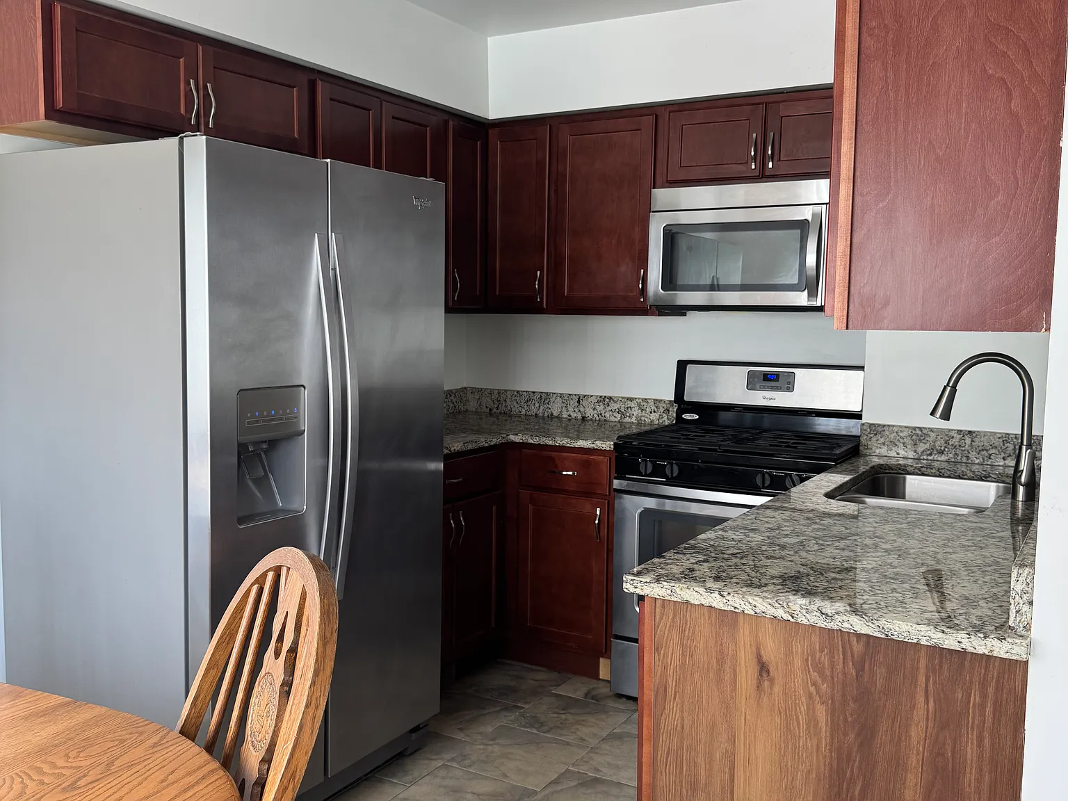 2 bed, 1.5 bath, 1200 sqft, $2,300 — Photo 4
