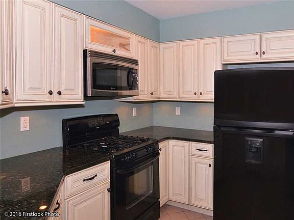 5th image of 11 Gardencourt Dr #11