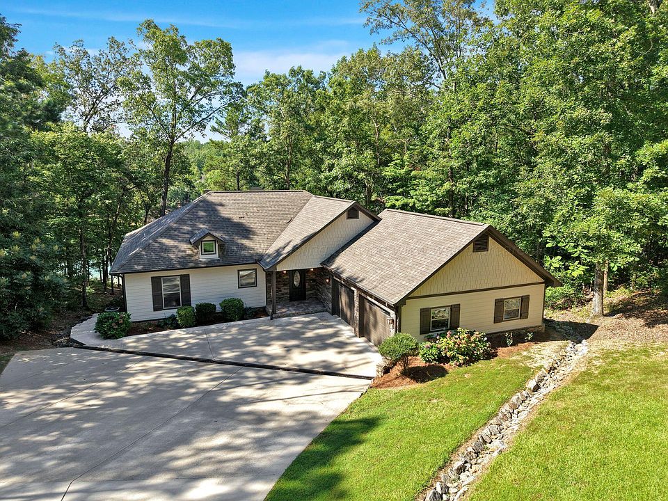 1st image of 654 Blue Water Pointe Dr