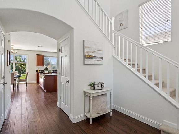 3rd image of 2732 Ancestry St