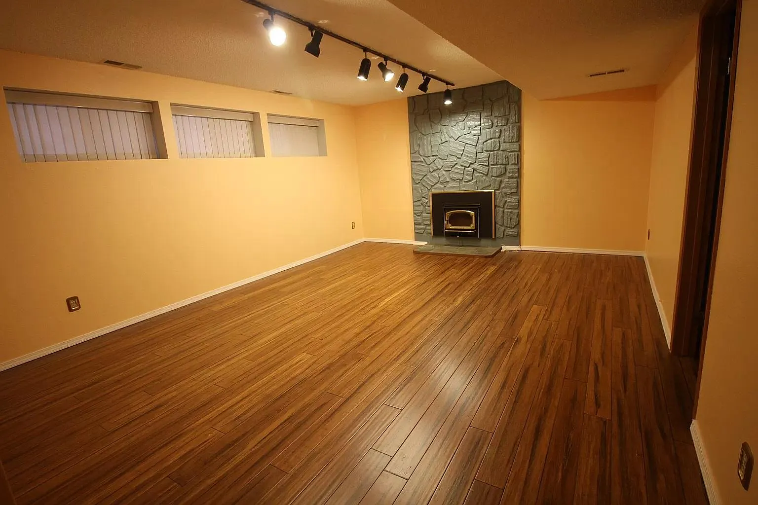 4 bed, 2080 sqft, $4,200 — Photo 1