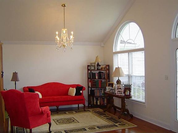 5th image of 255 Woodmire Dr