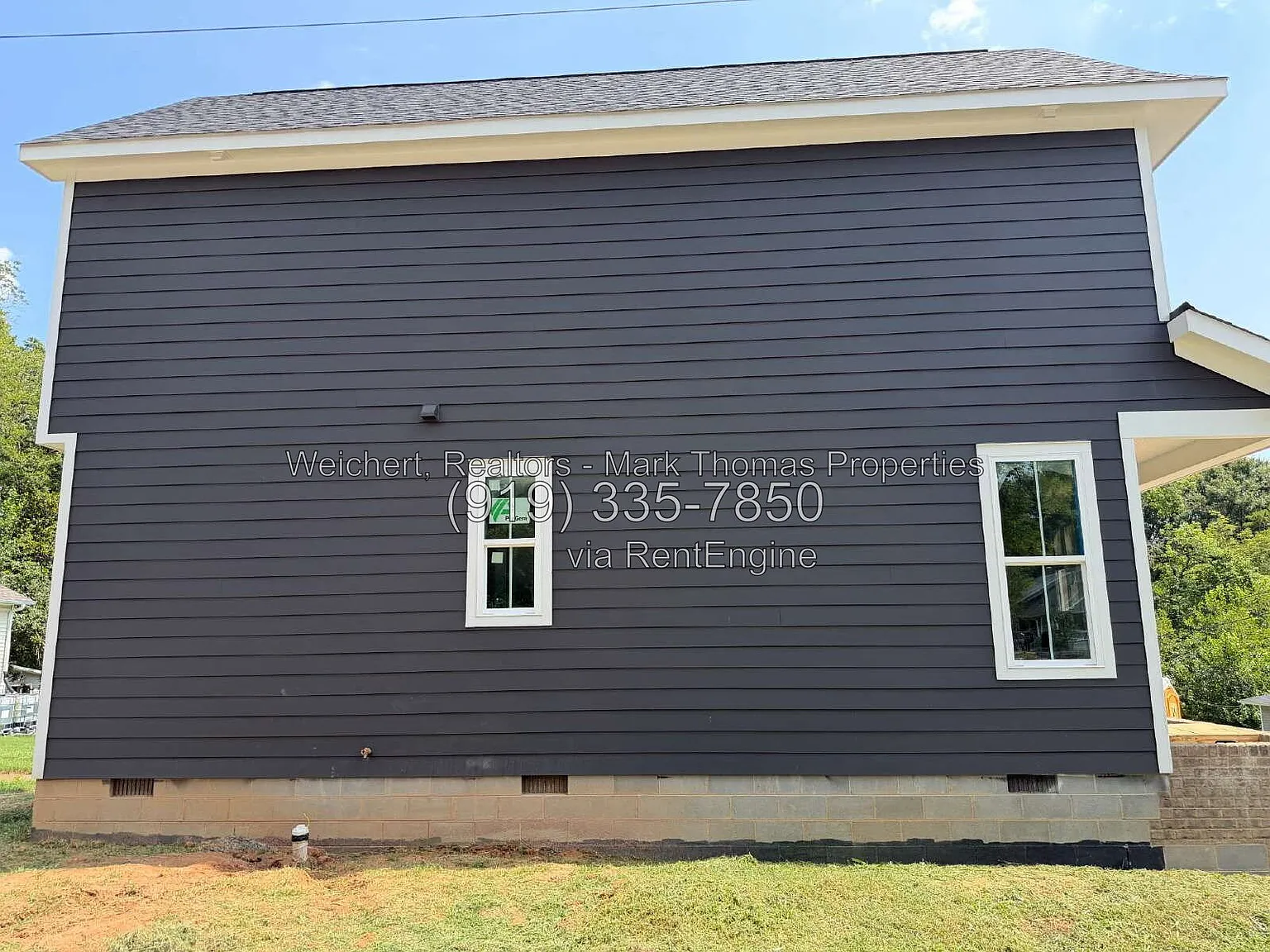 3 bed, 2.5 bath, 1200 sqft, $2,400 — Photo 3