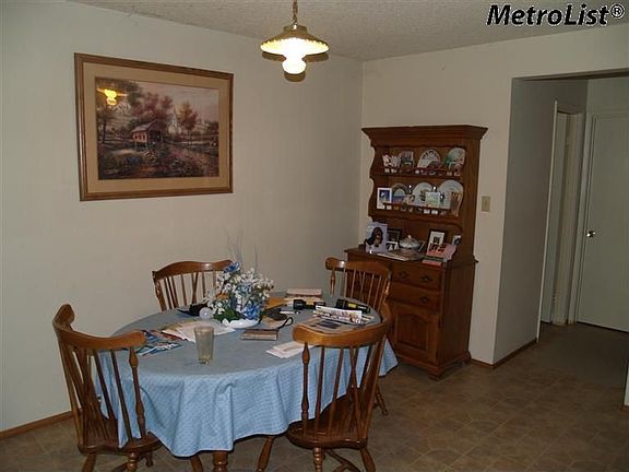 3rd image of 3725 Bainbridge Dr