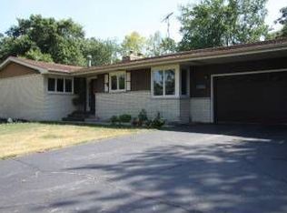 21313 Cardinal Ct, Harvard, IL 60033