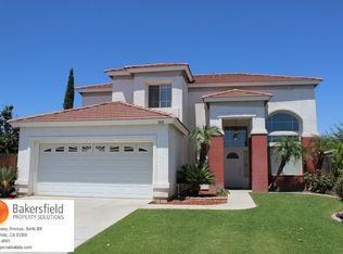 302 Lewisham St, Bakersfield, CA 93311