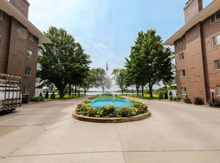 Parkview Court, Saint Paul, MN 55109