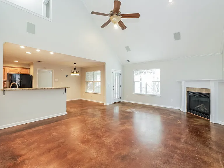 2747 Mariah Ln — Photo 4