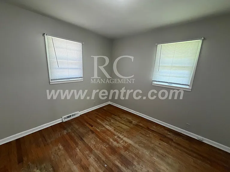 919 Martin St — Photo 11