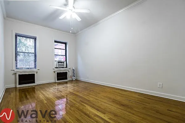 Rented by Wave Real Estate Group | media 7