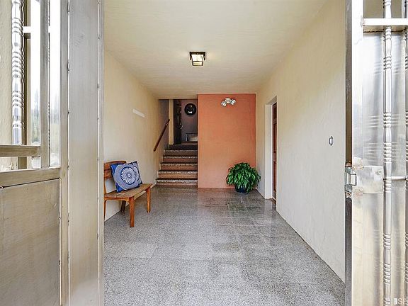4th image of 70 Arago St