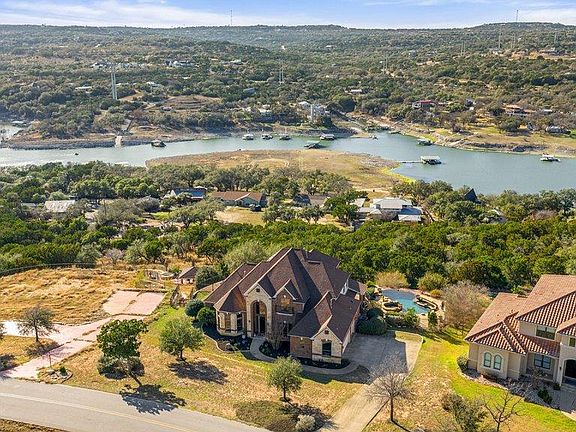 3rd image of 2702 Lakehurst Rd