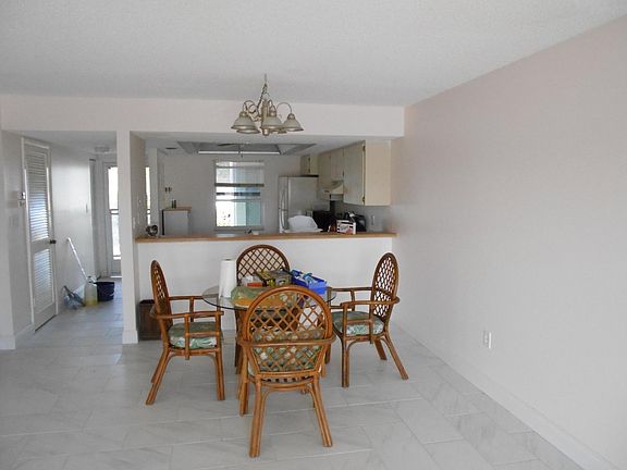Nice condo, available long term.