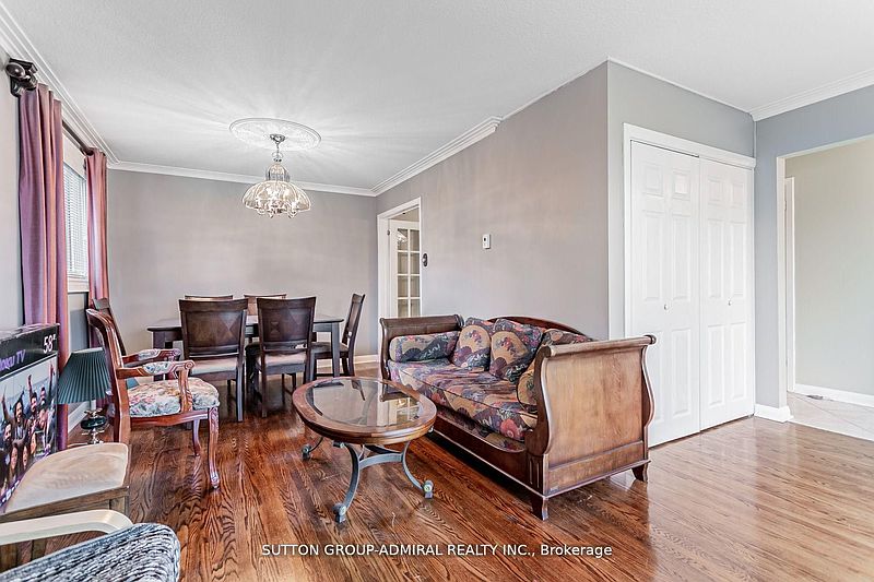 Brampton House for rent - 3 Bedrooms — photo 3