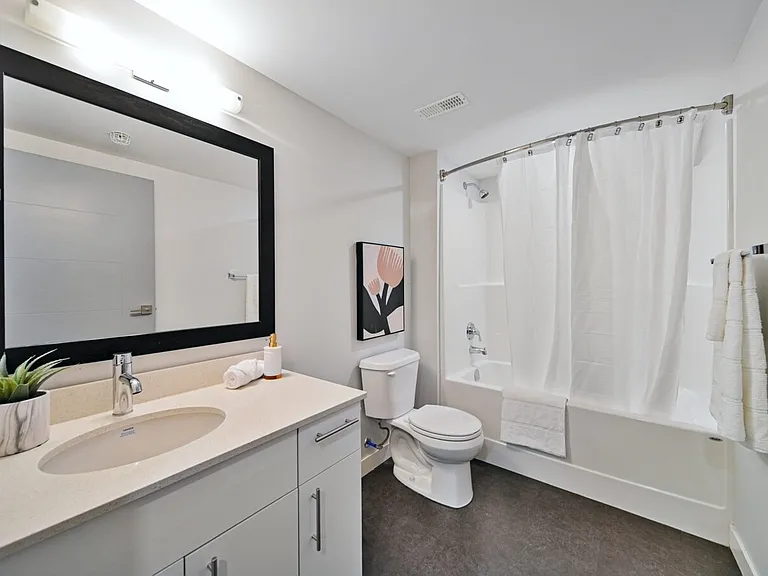 1792 Pembina Hwy — Photo 10