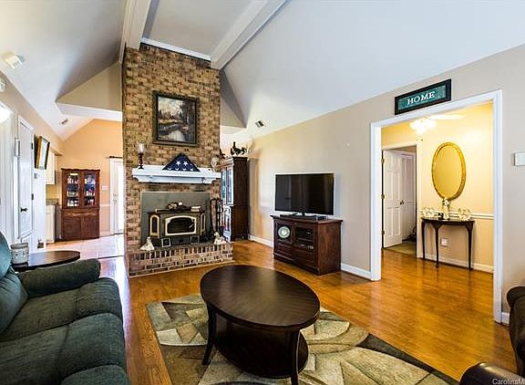 5th image of 8309 Pine Field Ct