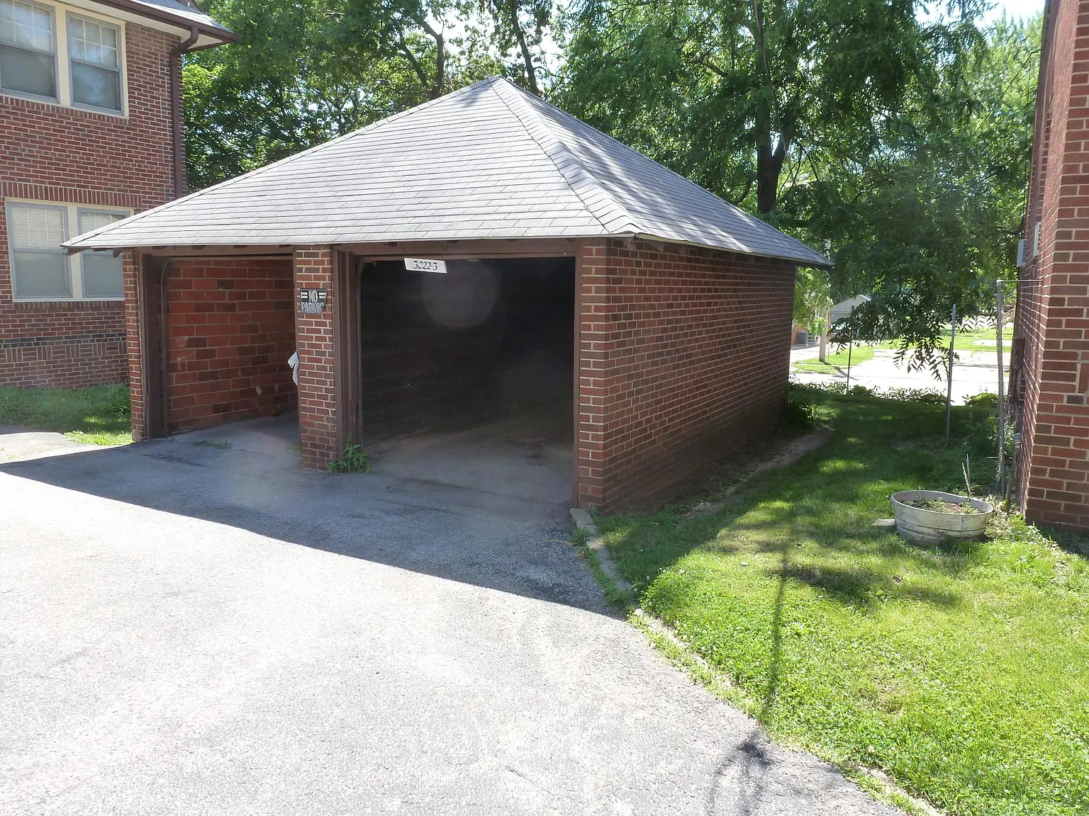 3 bed, 1200 sqft, $1,249 — Photo 2