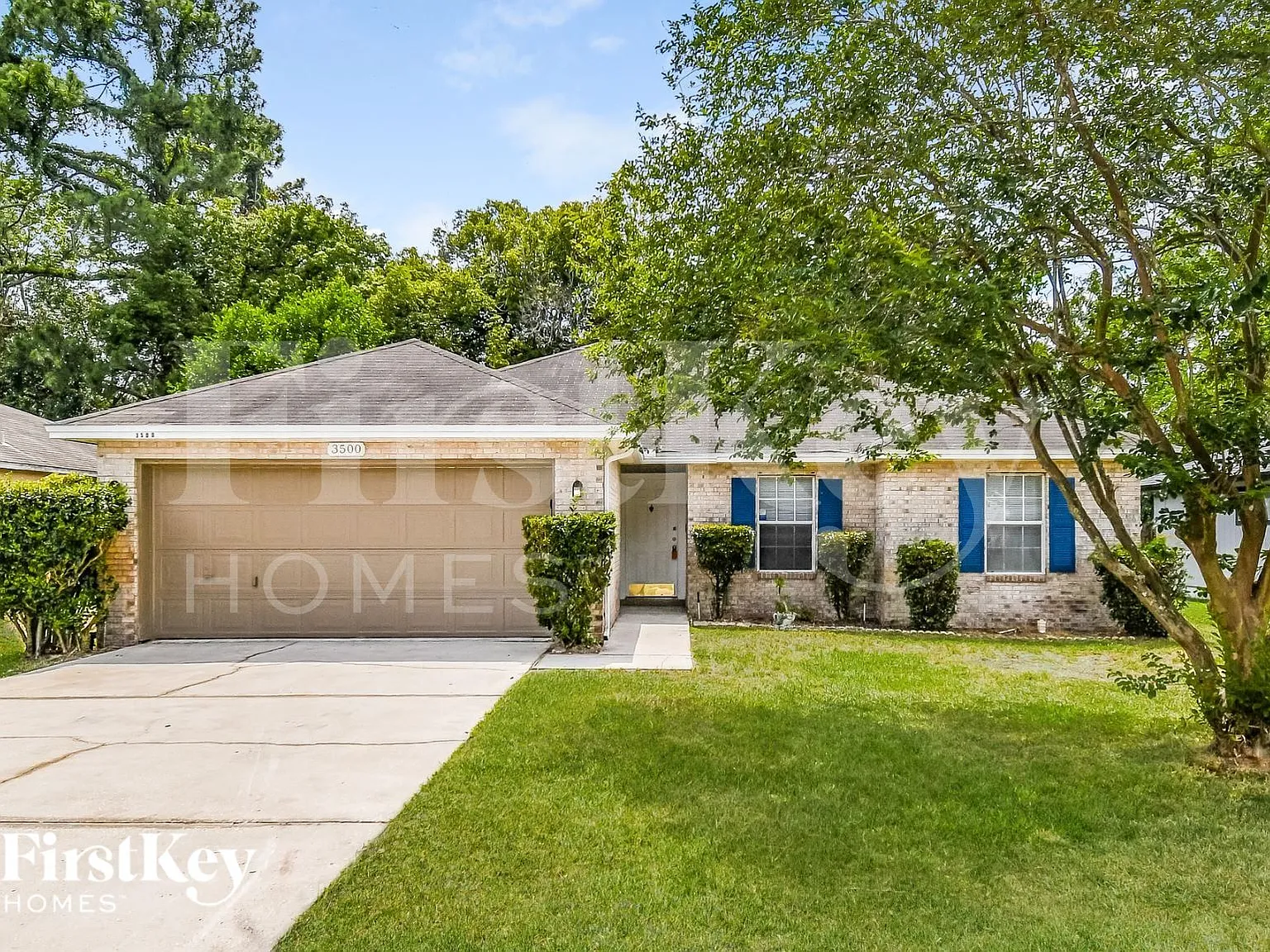 3 bed, 2.0 bath, 1480 sqft, $2,400 — Photo 1