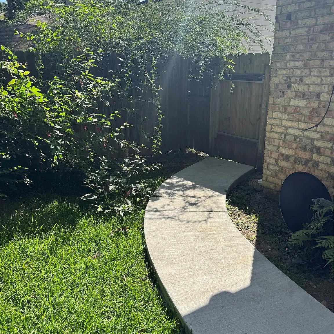 3 bed, 2.0 bath, 2175 sqft, $2,075 — Photo 4
