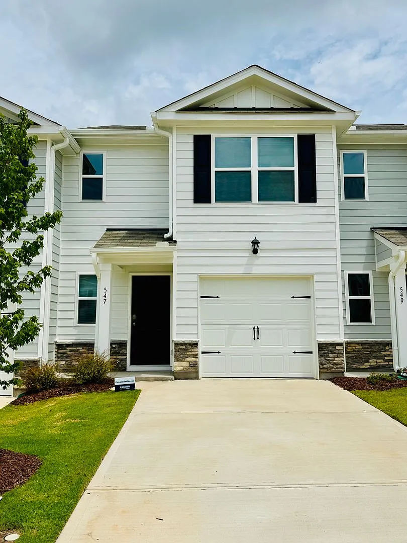 New Construction with Amazing Amenities — Photo 1