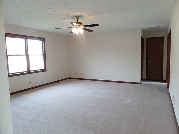 2nd image of 297 Ironwood Dr