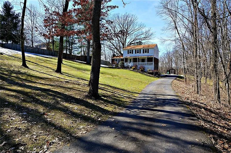 131 Valley View Rd photo 1