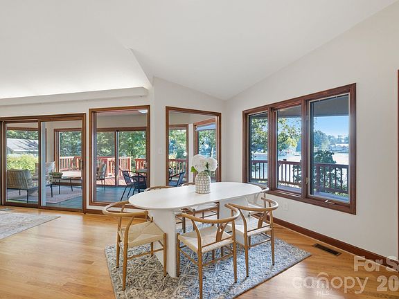 5th image of 125 Misty Cove Ln