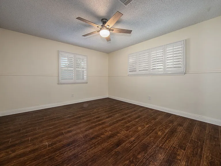 25597 Lomas Verdes St — Photo 14