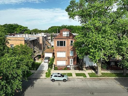 2nd image of 7250 S Langley Ave