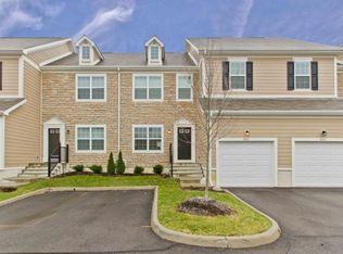 8012 Ravine Run Ln, Columbus, OH 43235