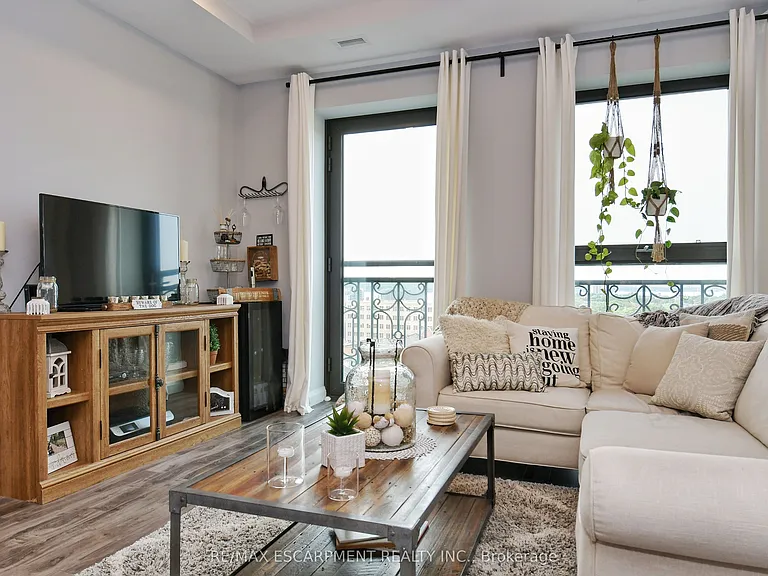 112 King St E #903 — Photo 33