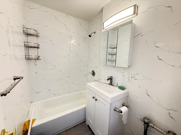 140-35 Beech Avenue image 1 of 12