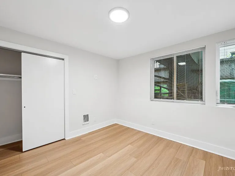 138 Clinton Park #C — Photo 7