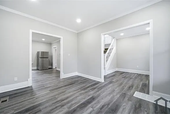 12828 Woodside Ave — Photo 6