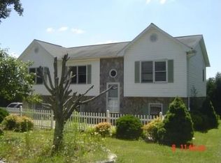 1415 Baton School Rd, Granite Falls, NC 28630