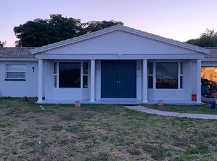 205 Oakmont Pkwy, Lehigh Acres, FL 33936