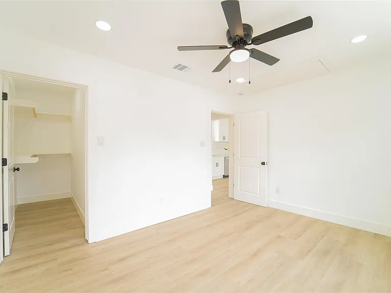 1569 Elliott 1/2 St #B — Photo 5