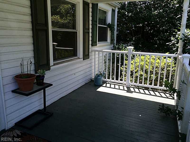 1st image of 621 Surry St